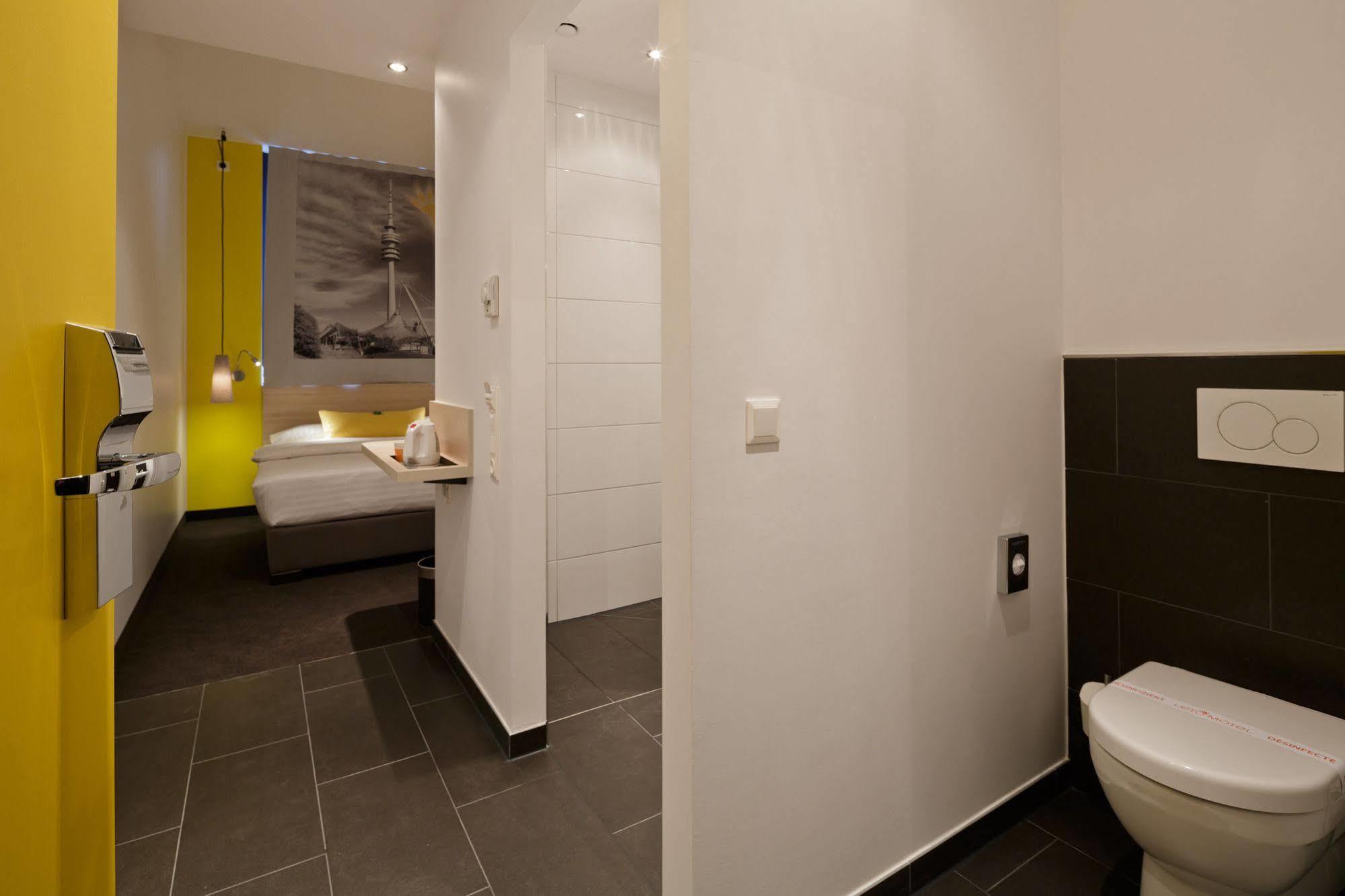 B&B Hotel Muenchen-Olympiapark Εξωτερικό φωτογραφία