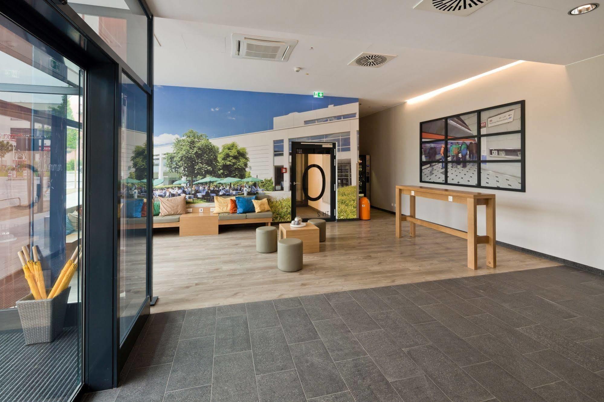 B&B Hotel Muenchen-Olympiapark Εξωτερικό φωτογραφία