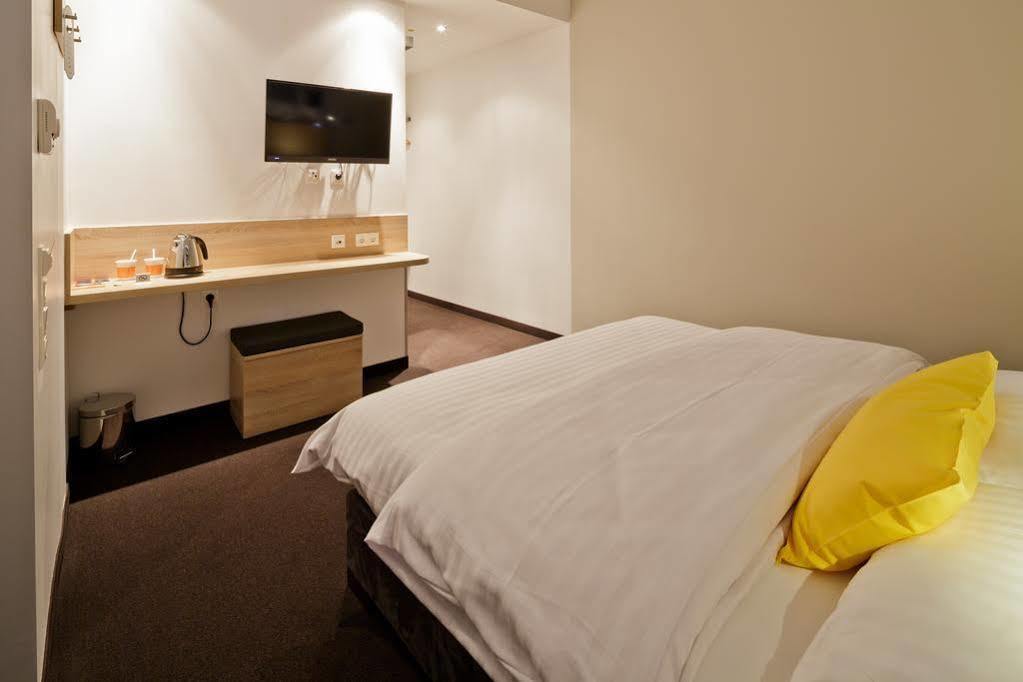 B&B Hotel Muenchen-Olympiapark Εξωτερικό φωτογραφία