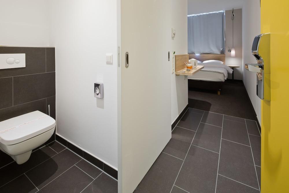 B&B Hotel Muenchen-Olympiapark Εξωτερικό φωτογραφία