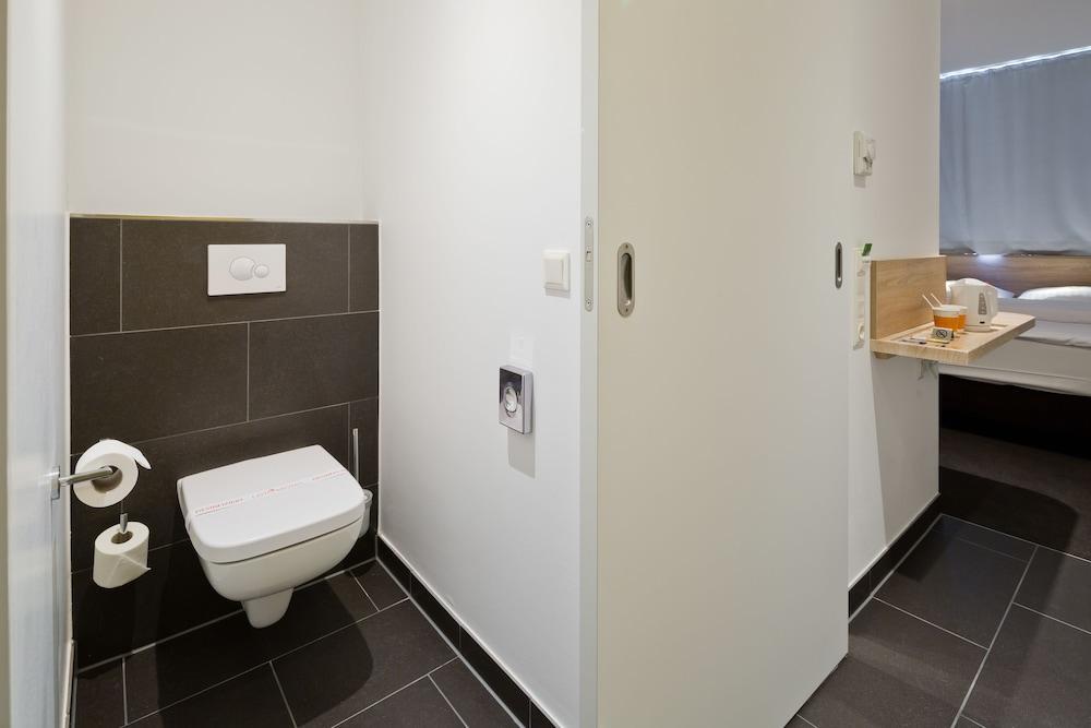B&B Hotel Muenchen-Olympiapark Εξωτερικό φωτογραφία